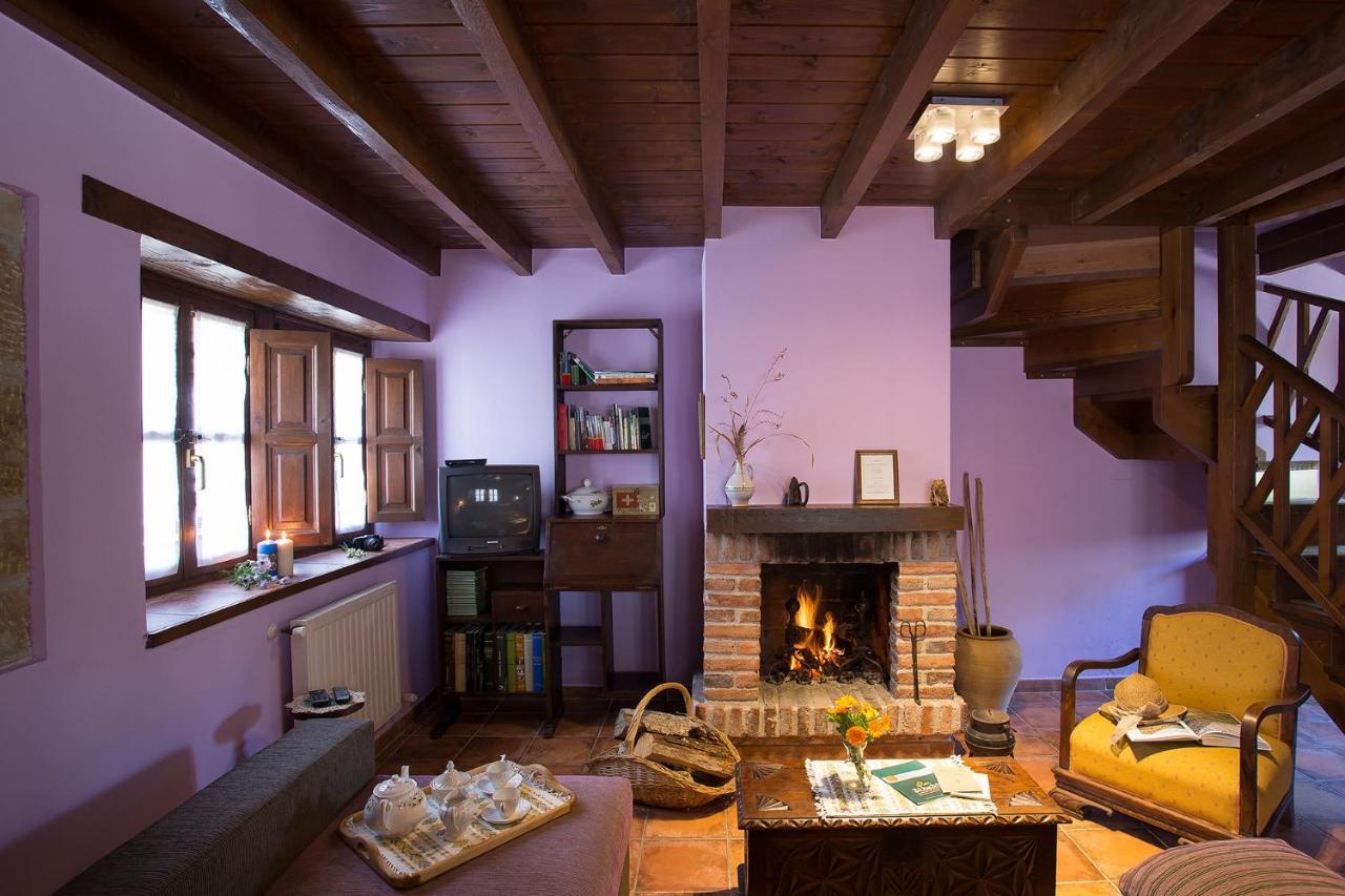 Casas Rurales Pandesiertos กังกัส เด โอนิส ภายนอก รูปภาพ