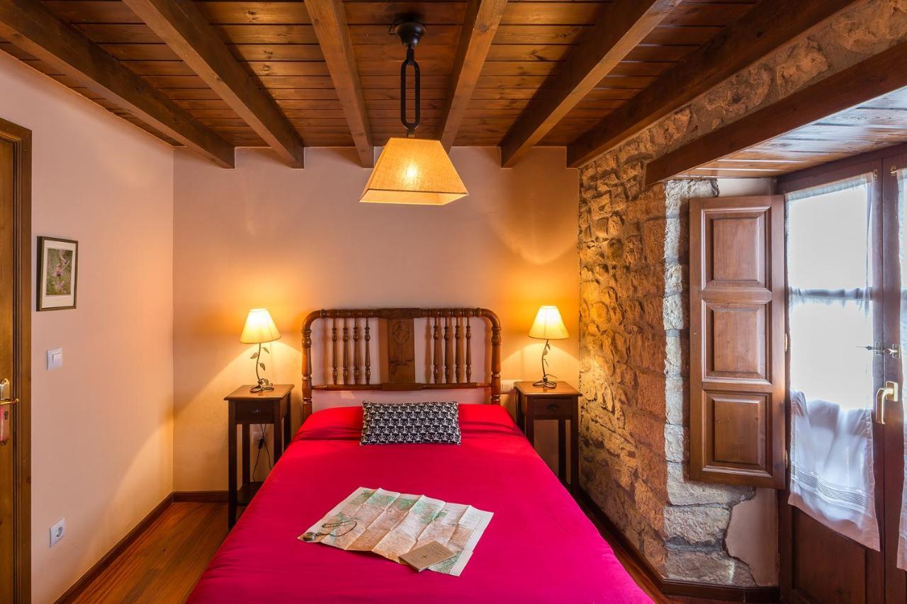 Casas Rurales Pandesiertos กังกัส เด โอนิส ภายนอก รูปภาพ