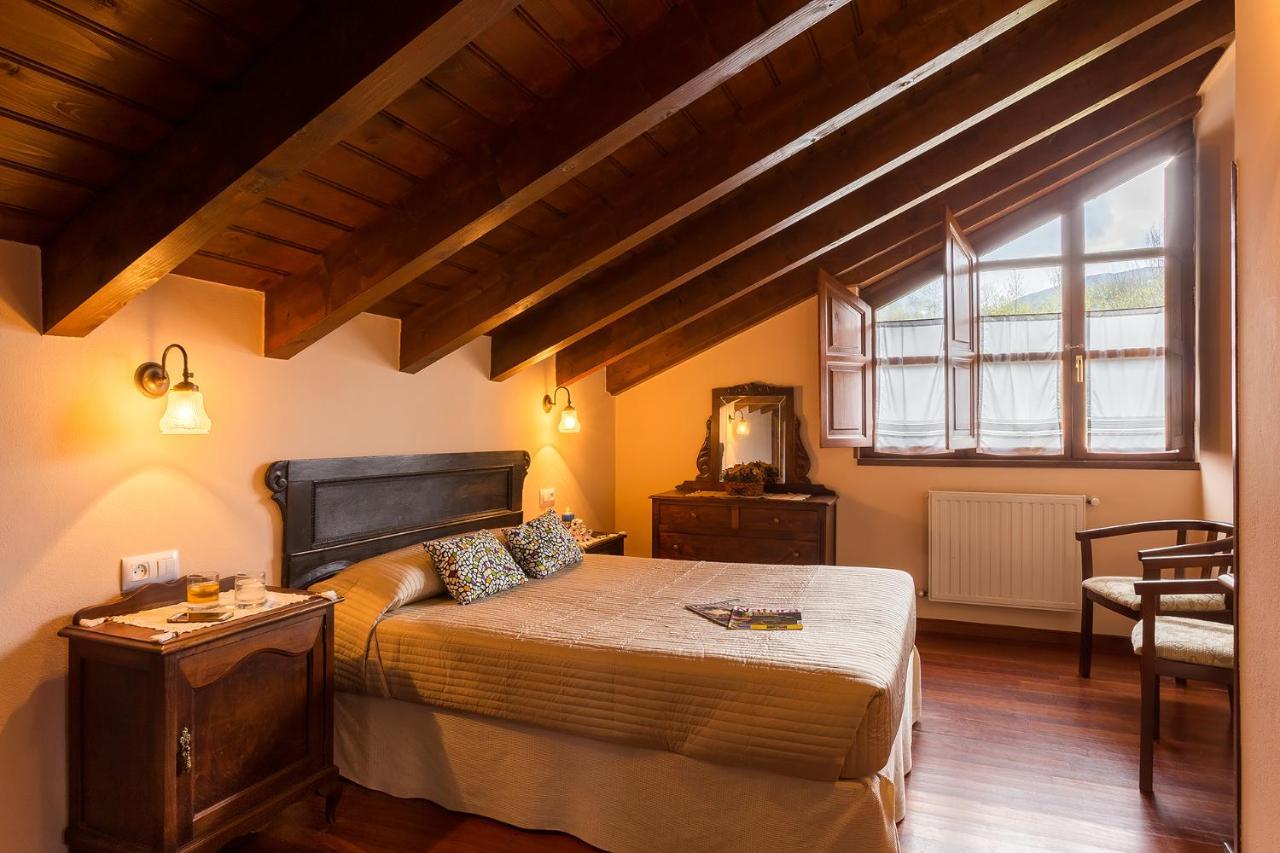 Casas Rurales Pandesiertos กังกัส เด โอนิส ภายนอก รูปภาพ