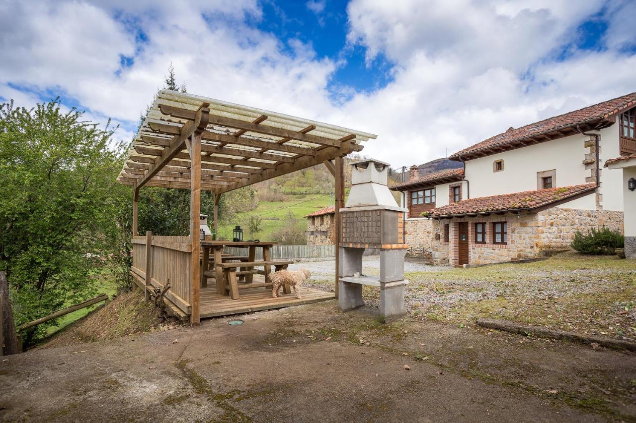 Casas Rurales Pandesiertos กังกัส เด โอนิส ภายนอก รูปภาพ